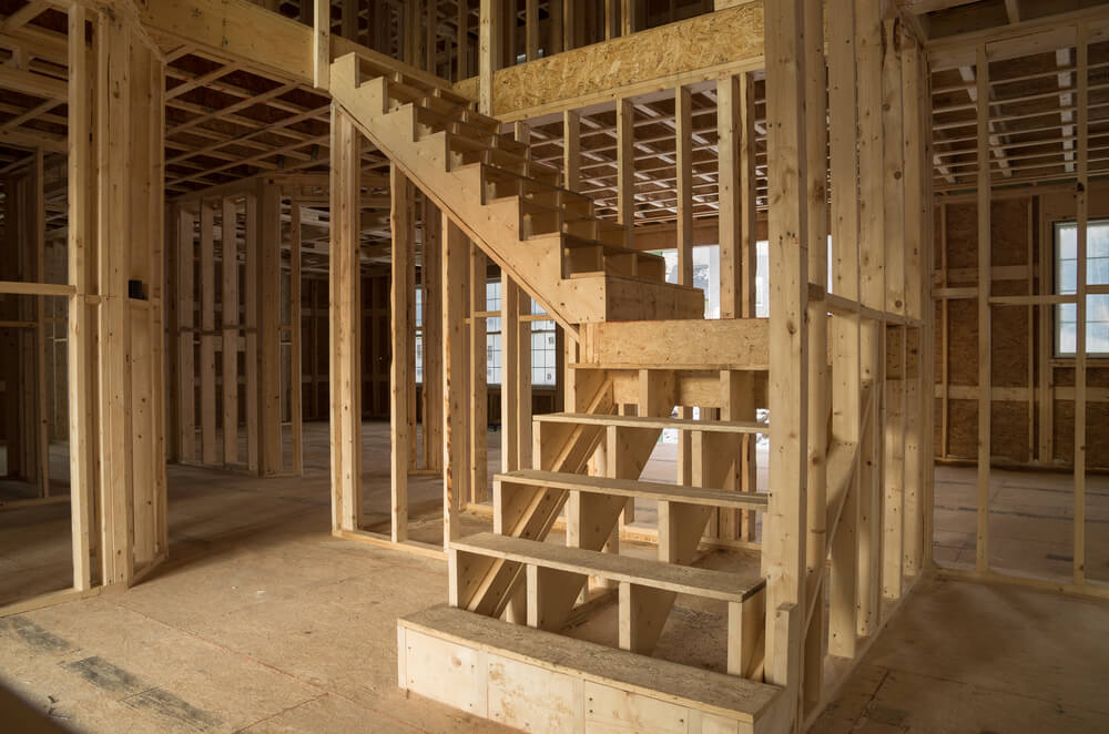 Строительство деревянной лестницы в частном доме